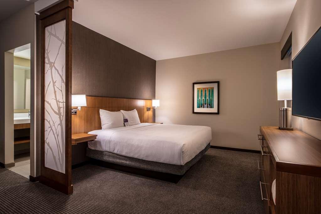 Hyatt Place Delano Quarto foto