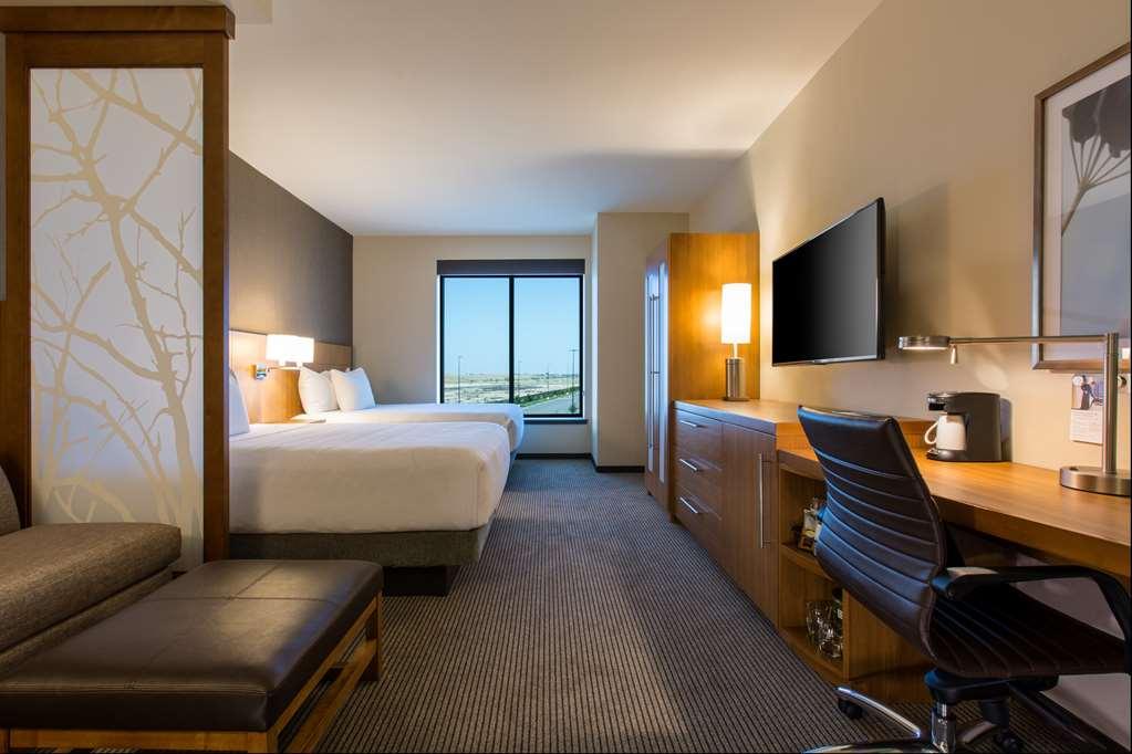 Hyatt Place Delano Quarto foto