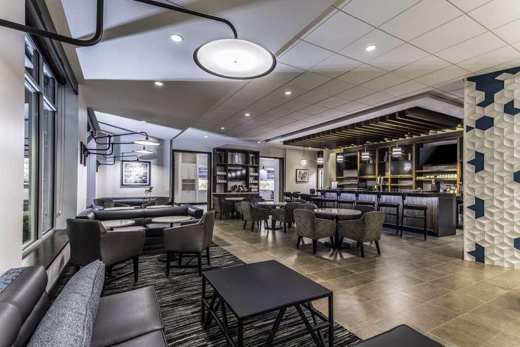 Hyatt Place Delano Restaurante foto