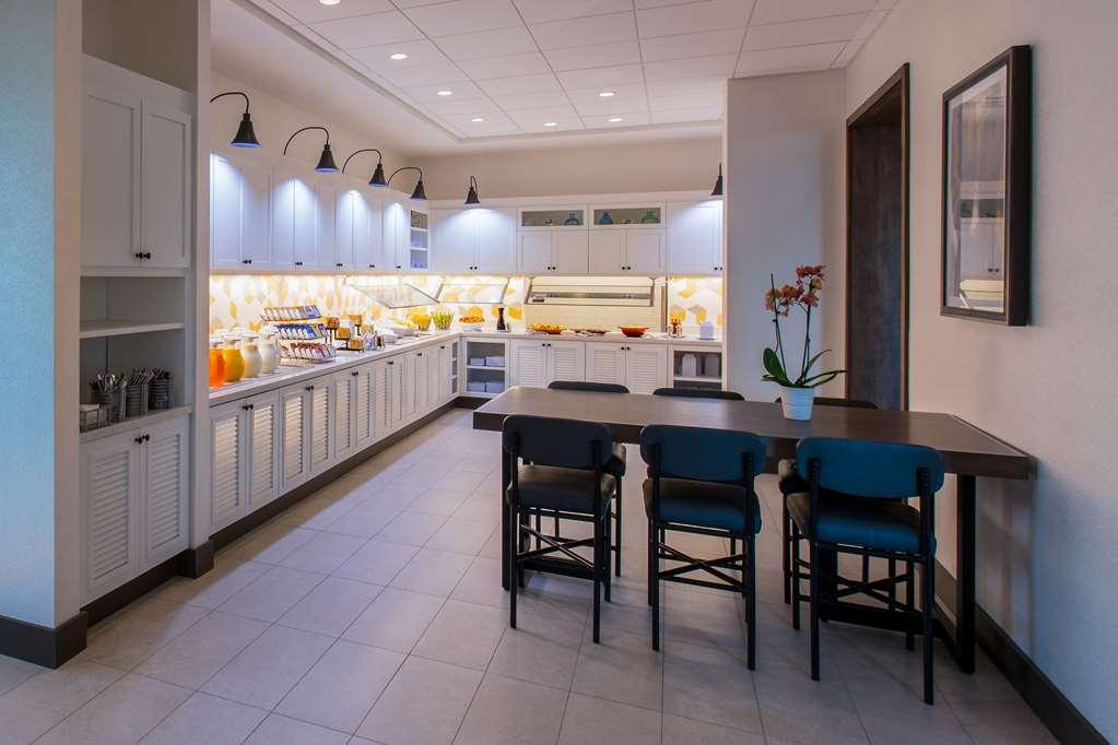 Hyatt Place Delano Restaurante foto